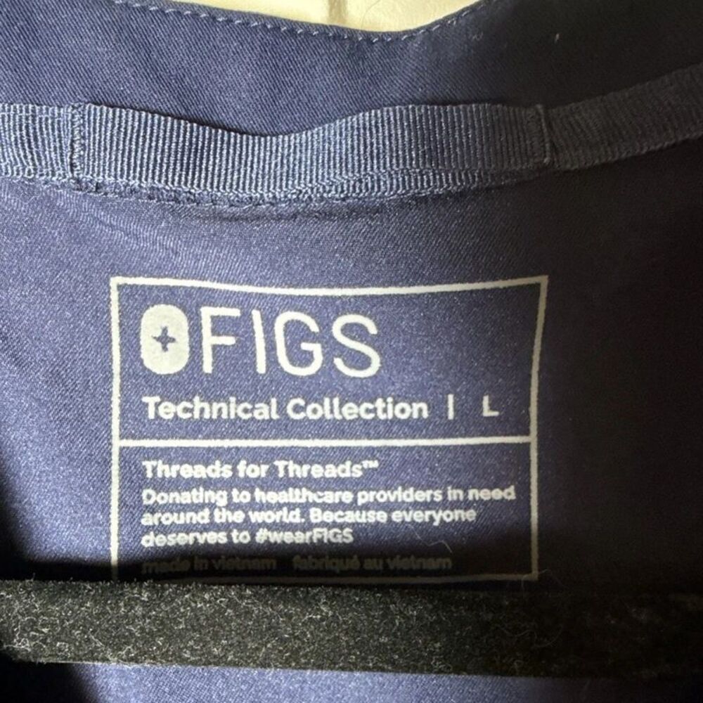 2pc FIGS Technical Collection Unisex Scrub Top V-Neck Solid Blue Size L - Picture 2 of 6